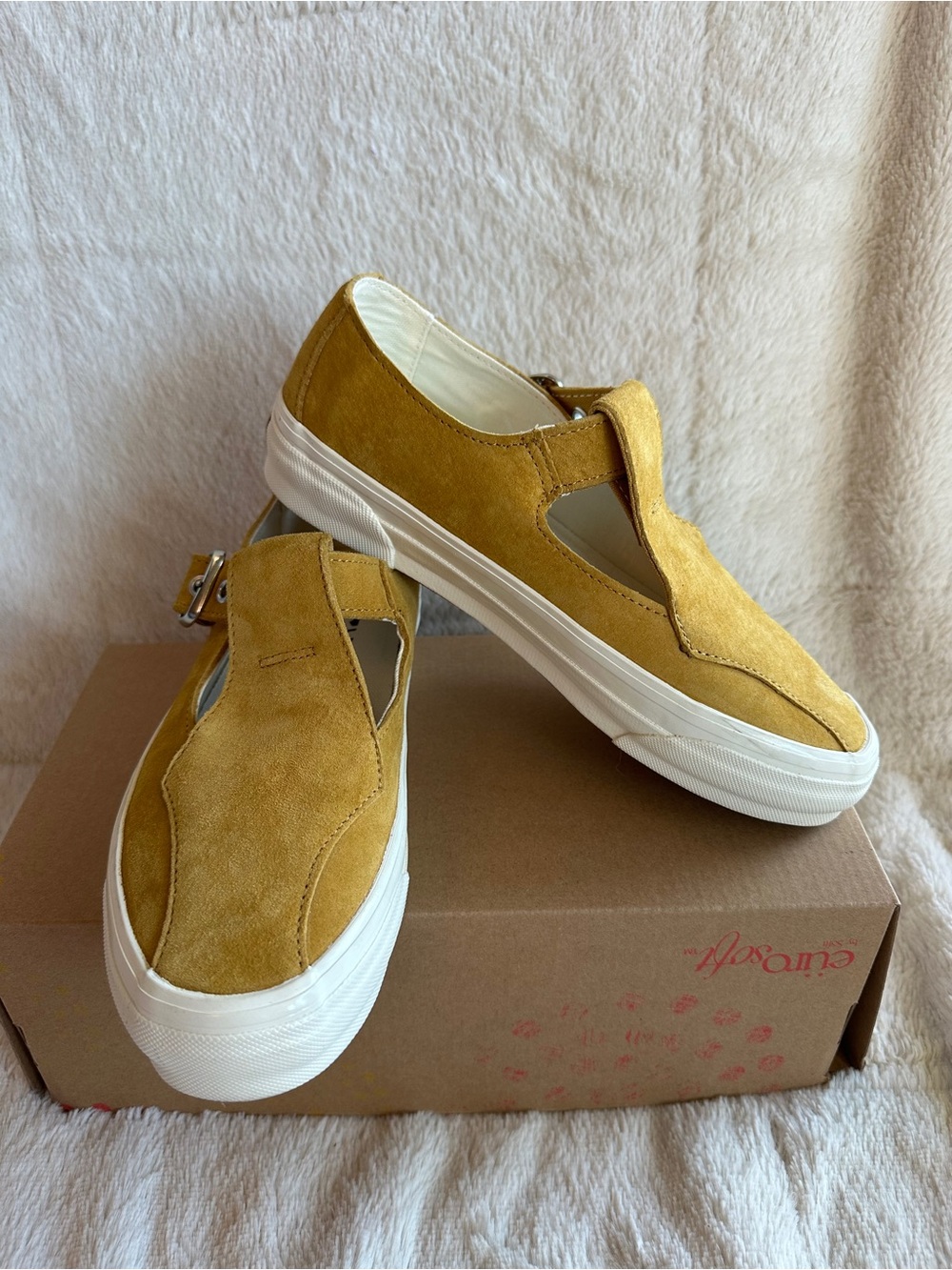 Vans 93 LX Mary Jane Suede in Gold, W 7.5
